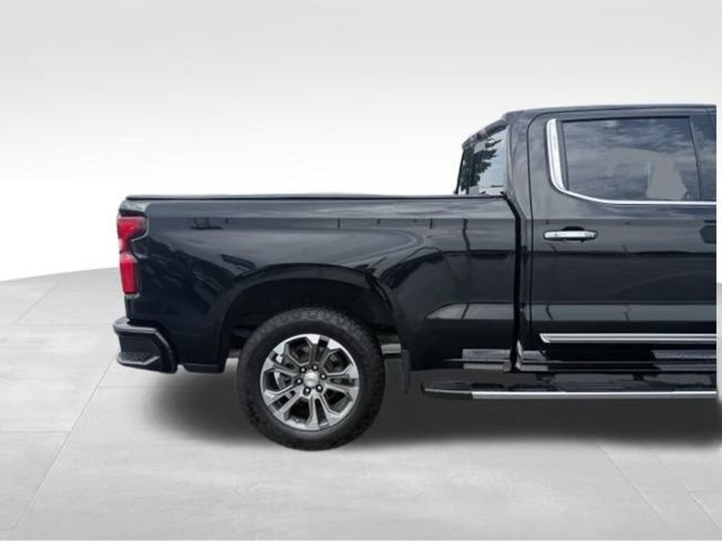 Used 2025 Chevrolet Silverado 1500 High Country Truck Crew Cab