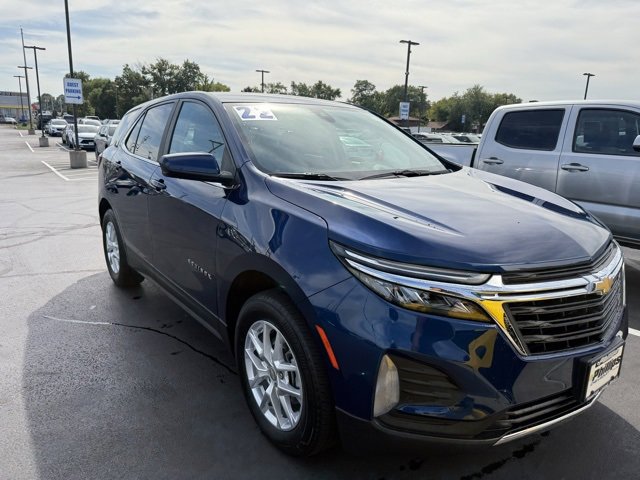 2022 Chevrolet Equinox LT photo 2