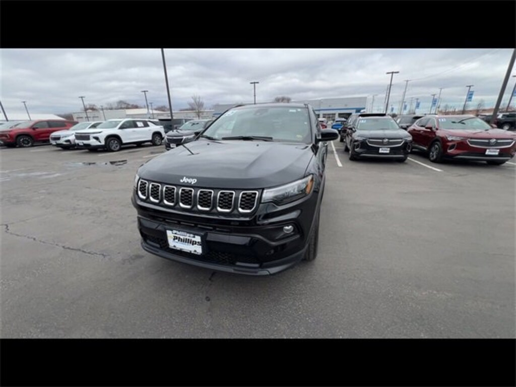 Used 2025 Jeep Compass Latitude 4x4 SUV