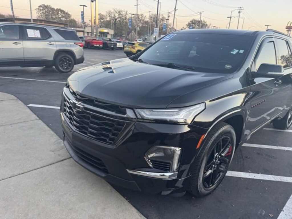 Used 2023 Chevrolet Traverse Premier SUV