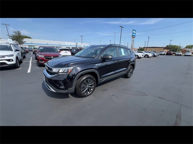 2024 Volkswagen Taos S photo 4