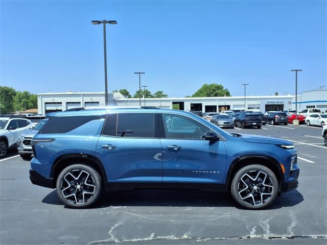 2025 Chevrolet Traverse High Country photo 2