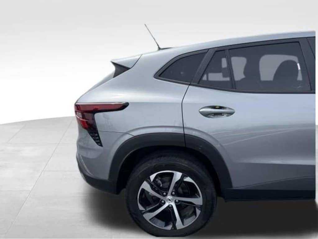 Used 2025 Chevrolet Trax 1RS SUV