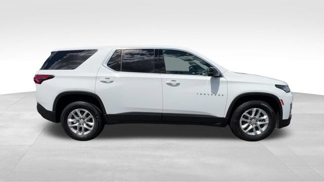 2023 Chevrolet Traverse LS - Photo 8