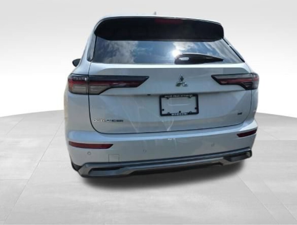 Used 2025 Mitsubishi Outlander SE SUV