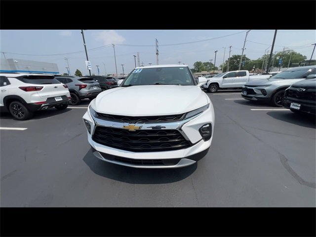 2023 Chevrolet Blazer 2LT photo 3