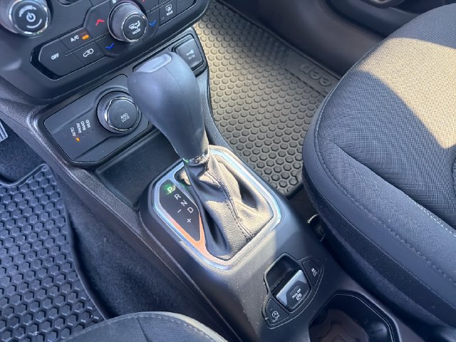 2023 Jeep Renegade Latitude - Photo 24