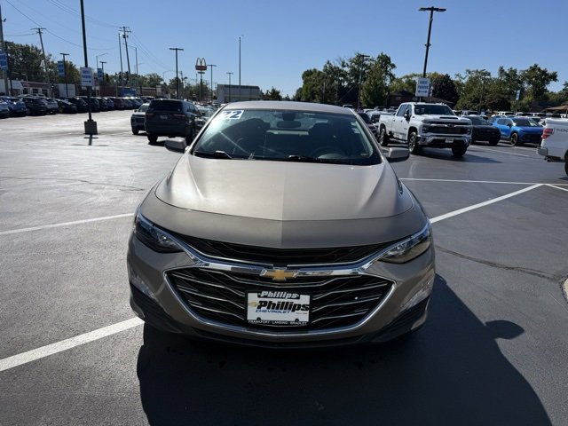 2022 Chevrolet Malibu 1LT photo 2