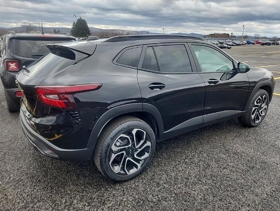 2024 Chevrolet Trax photo 3