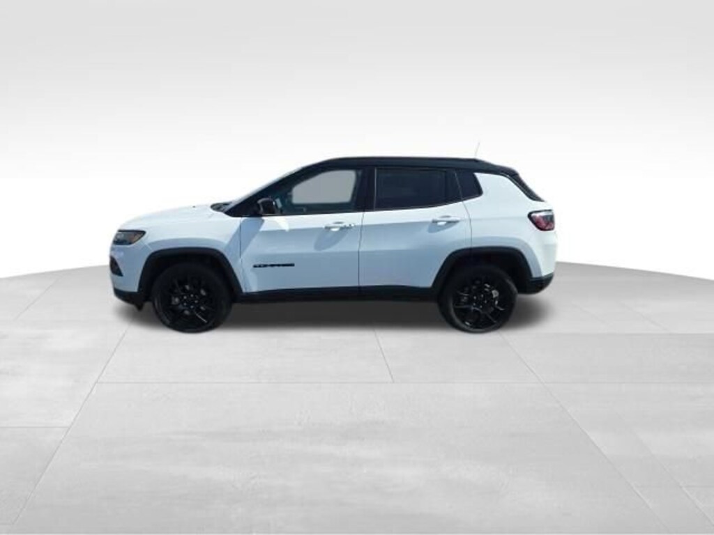 Used 2022 Jeep Compass Altitude 4x4 SUV