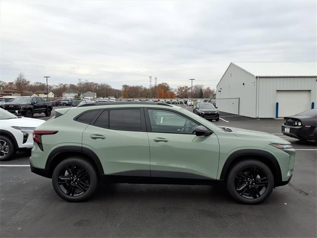 2026 Chevrolet Trax ACTIV photo 2