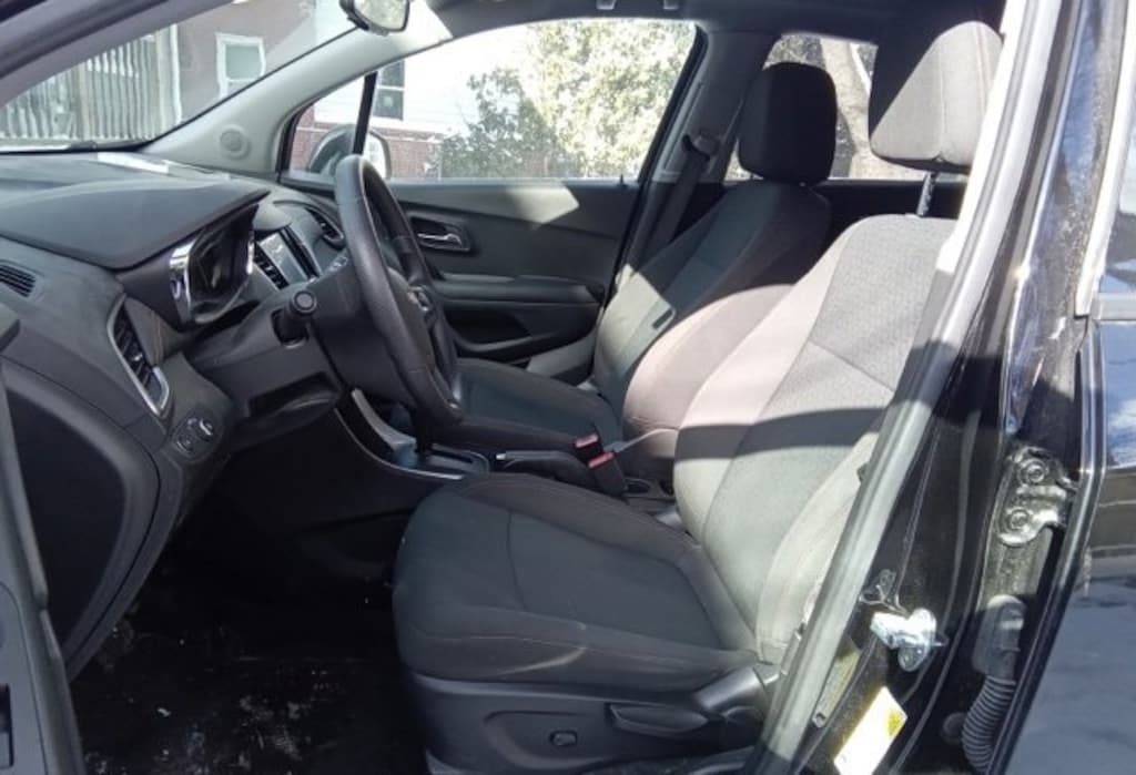 Used 2022 Chevrolet Trax LS SUV