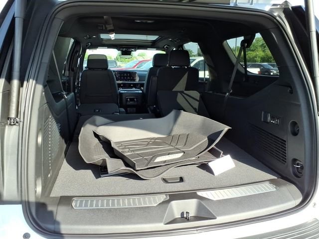 2026 Chevrolet Suburban High Country - Photo 11