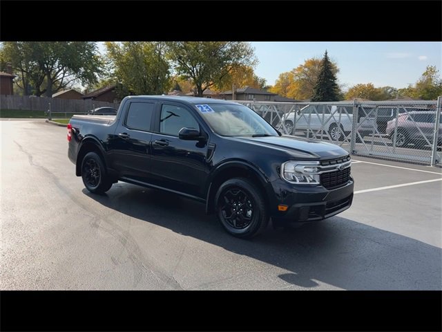 2023 Ford Maverick Lariat photo 2