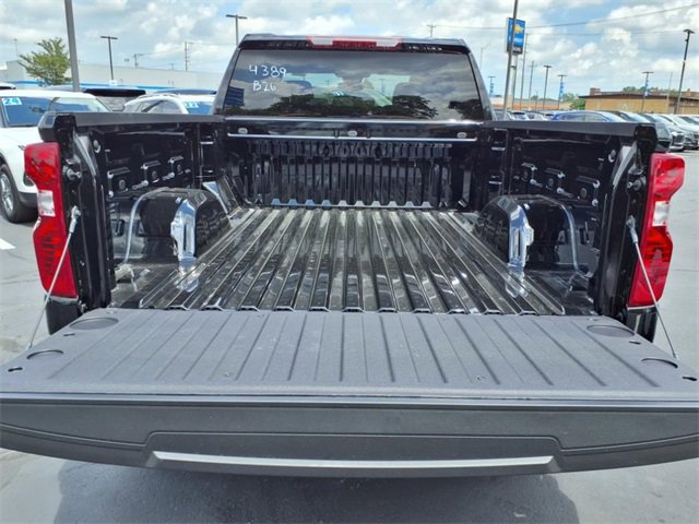 2026 Chevrolet Silverado 1500 LT photo 4