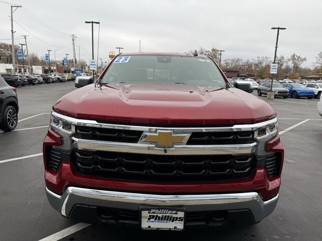 2023 Chevrolet Silverado 1500 LT photo 2