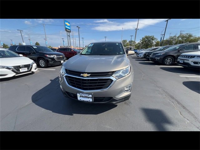 2018 Chevrolet Equinox LT photo 3