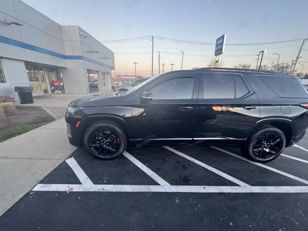 Used 2023 Chevrolet Traverse Premier SUV