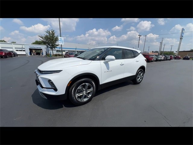 2025 Chevrolet Blazer 2LT photo 4