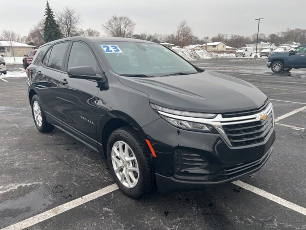 Used 2023 Chevrolet Equinox LS SUV