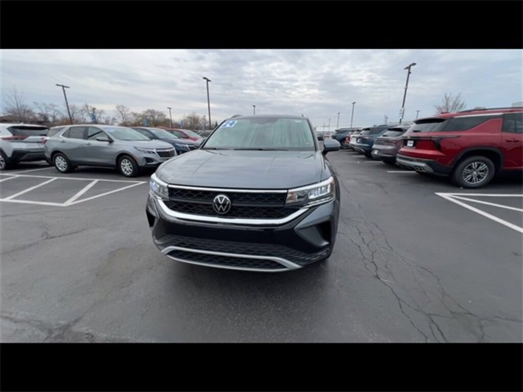 Used 2024 Volkswagen Taos SE