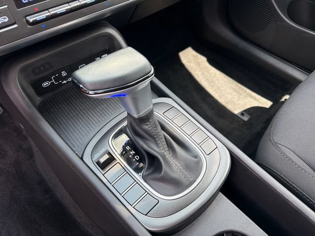 2025 Hyundai Kona SEL - Photo 23
