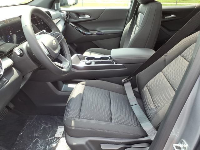 2027 Chevrolet Equinox LT - Photo 6