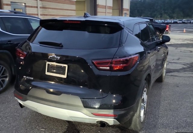 2023 Chevrolet Blazer 2LT photo 3