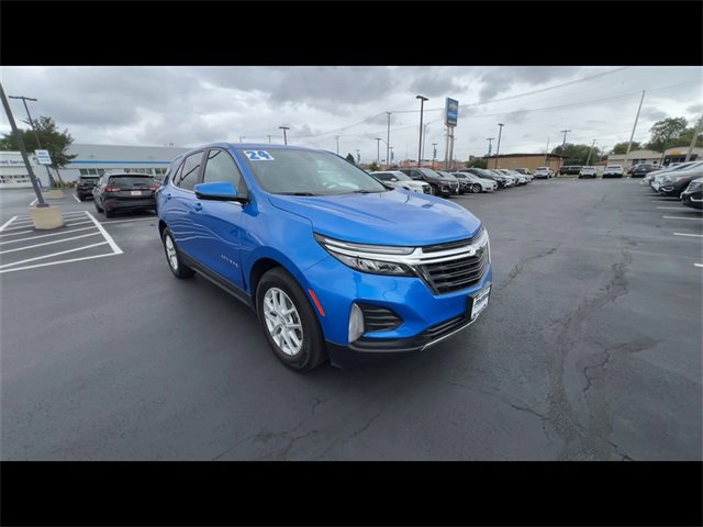2024 Chevrolet Equinox LT photo 2