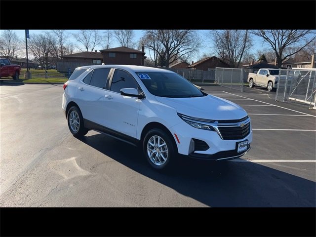 2023 Chevrolet Equinox LT photo 2