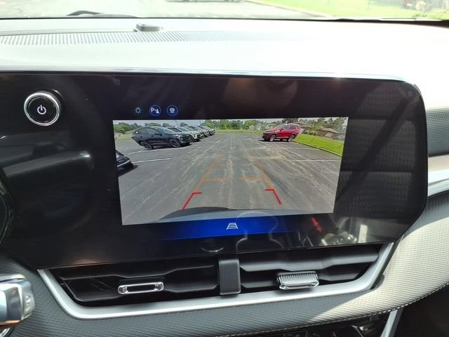 2027 Chevrolet Equinox LT - Photo 12