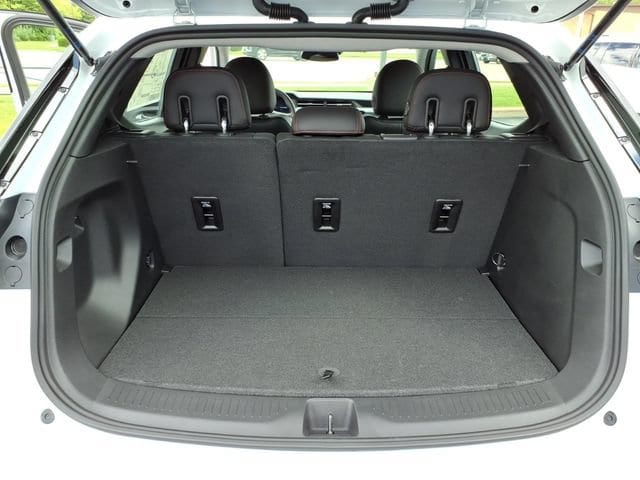 2027 Chevrolet Bolt RS - Photo 9