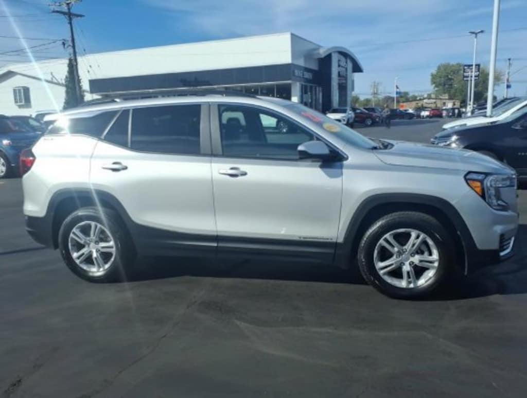 Used 2022 GMC Terrain SLE SUV