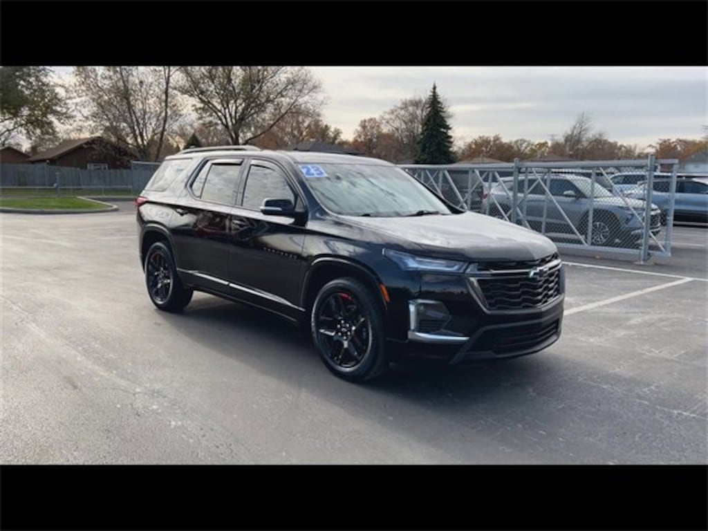 Used 2023 Chevrolet Traverse Premier SUV