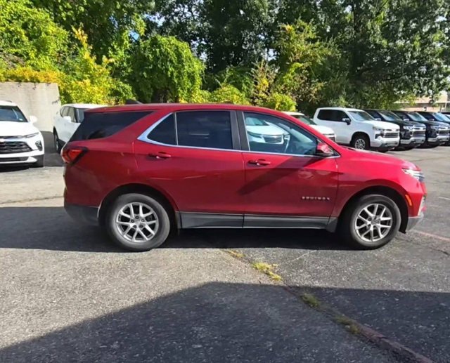 2023 Chevrolet Equinox LT photo 3