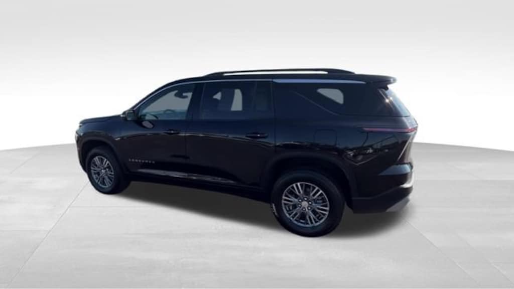 Used 2025 Chevrolet Traverse LT SUV
