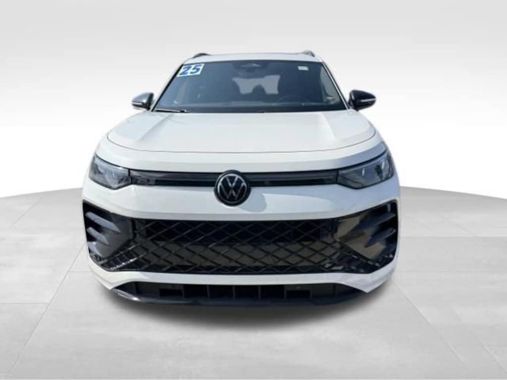 Used 2025 Volkswagen Tiguan SE R-Line Black SUV