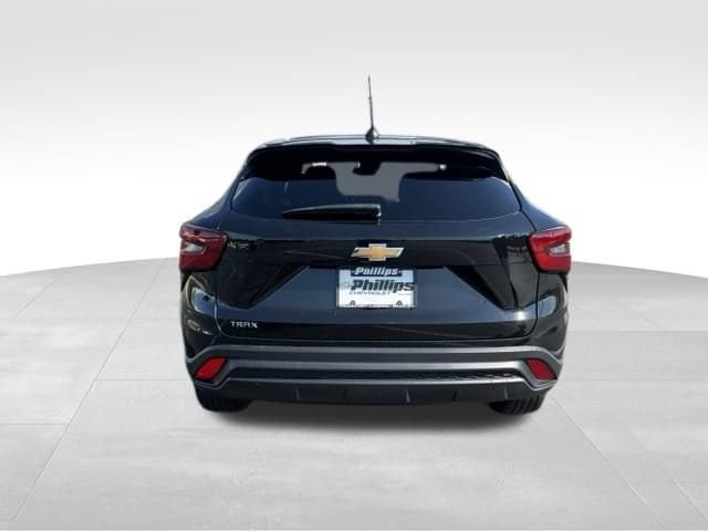 2024 Chevrolet Trax LS - Photo 11