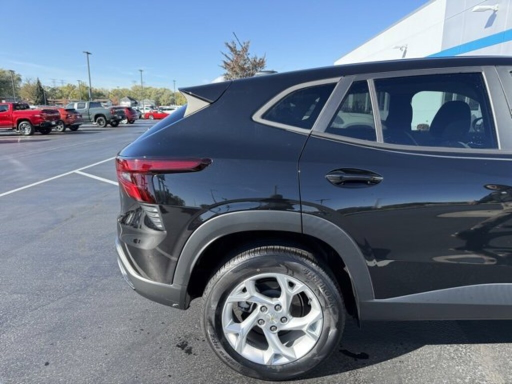 Used 2024 Chevrolet Trax LS SUV