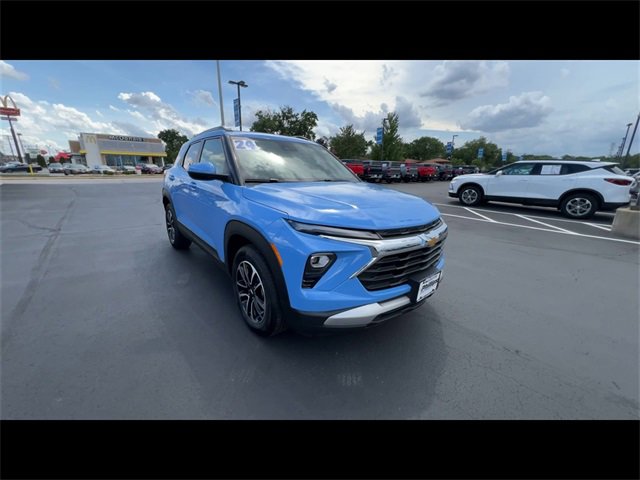 2024 Chevrolet Trailblazer LT photo 2