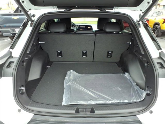 2026 Chevrolet Equinox EV 1LT photo 3