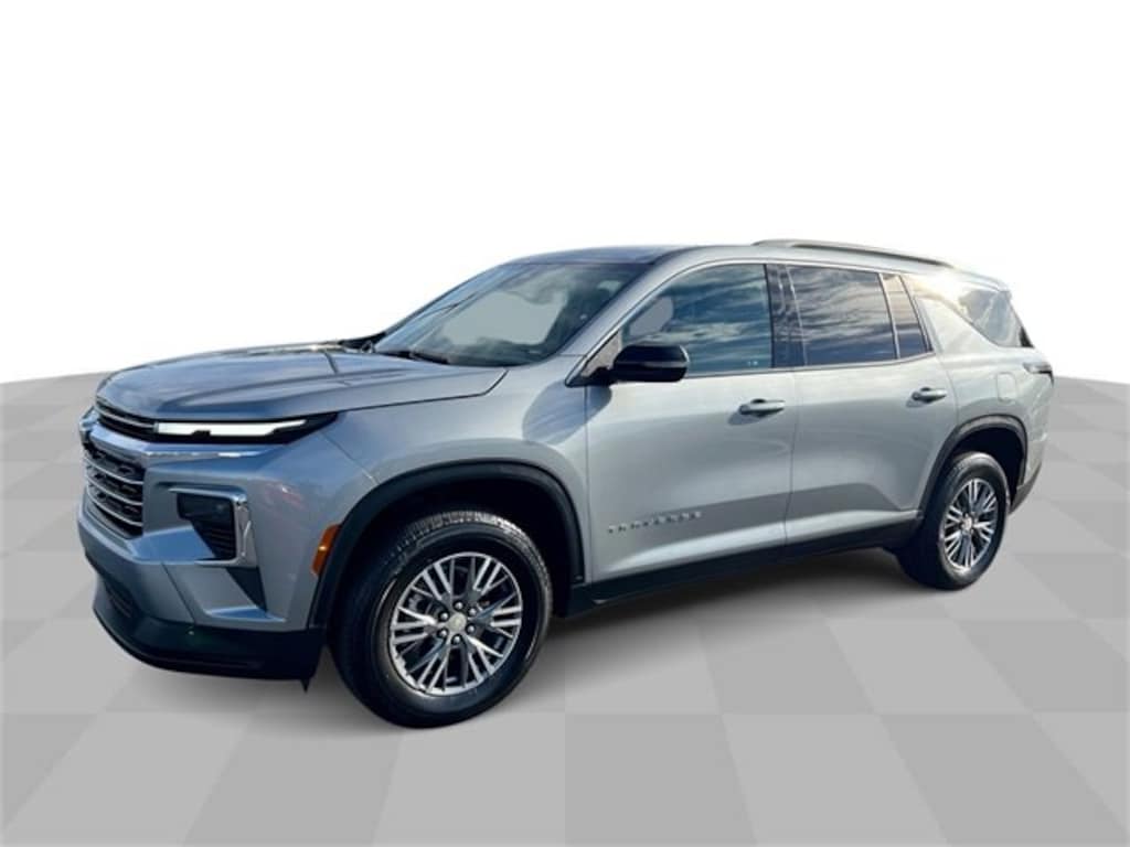 Used 2025 Chevrolet Traverse LT SUV