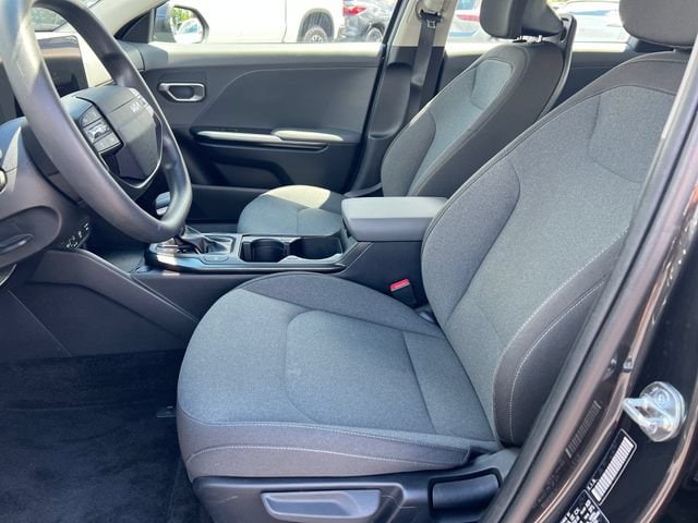 2025 Kia K4 LX - Photo 10