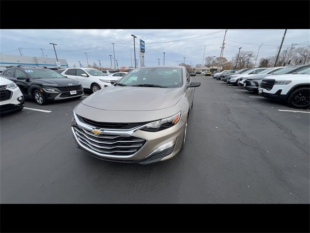 2022 Chevrolet Malibu LS photo 3