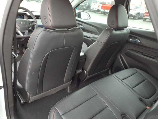2027 Chevrolet Bolt RS - Photo 8