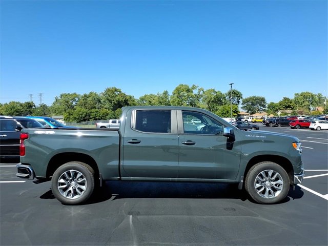 2026 Chevrolet Silverado 1500 LT photo 2