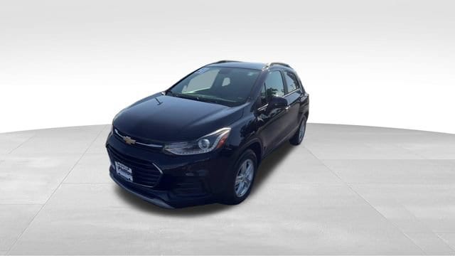 Used 2021 Chevrolet Trax LT with VIN KL7CJLSB1MB329226 for sale in Lansing, IL