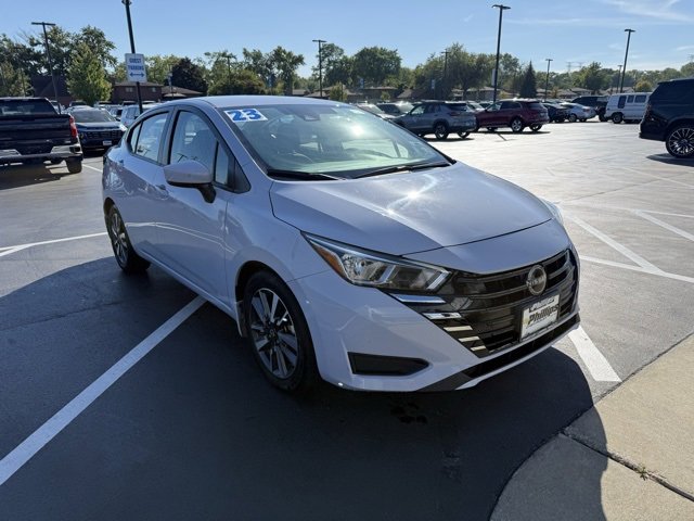 2023 Nissan Versa 1.6 SV photo 3