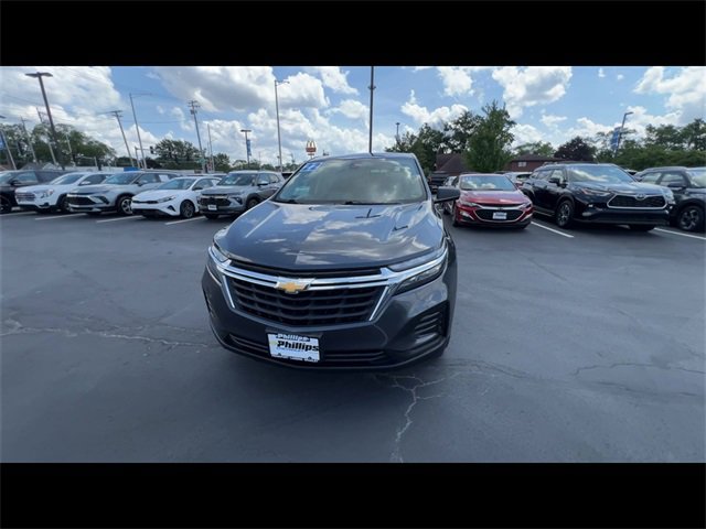 2022 Chevrolet Equinox LS photo 3