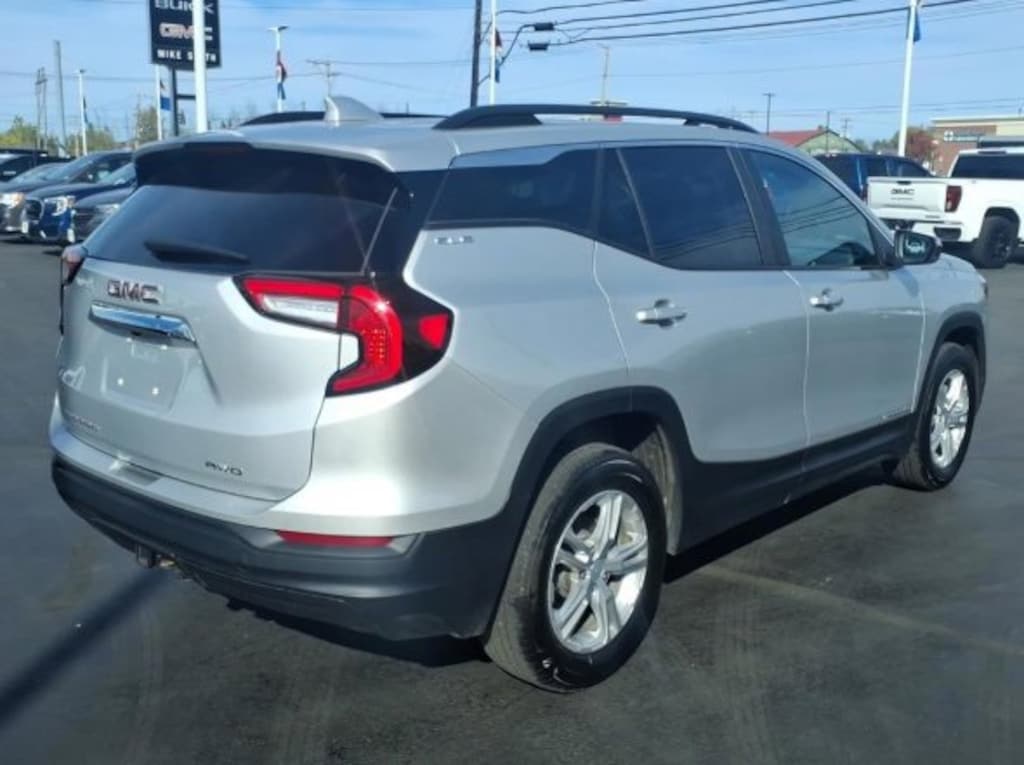 Used 2022 GMC Terrain SLE SUV